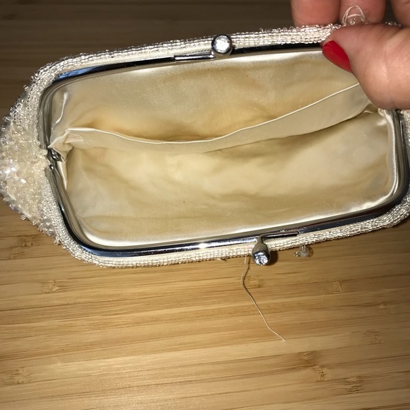 Vintage hand beaded sequin clutch - Picture 5 of 8